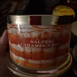 HomeWorx Salted Caramel Cake Scented Candle